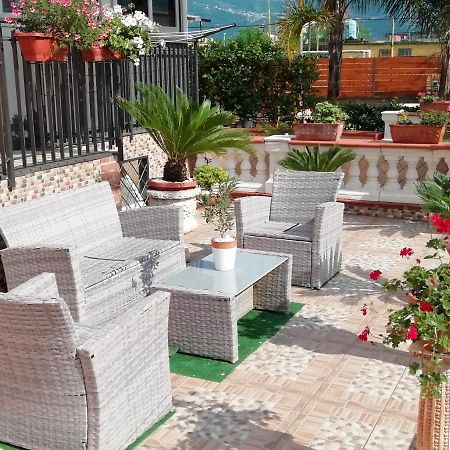 H.Ave Bed & Breakfast ปอมเปอี ภายนอก รูปภาพ