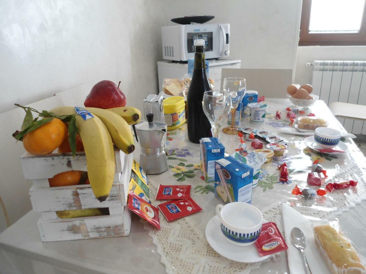 H.Ave Bed & Breakfast ปอมเปอี ภายนอก รูปภาพ